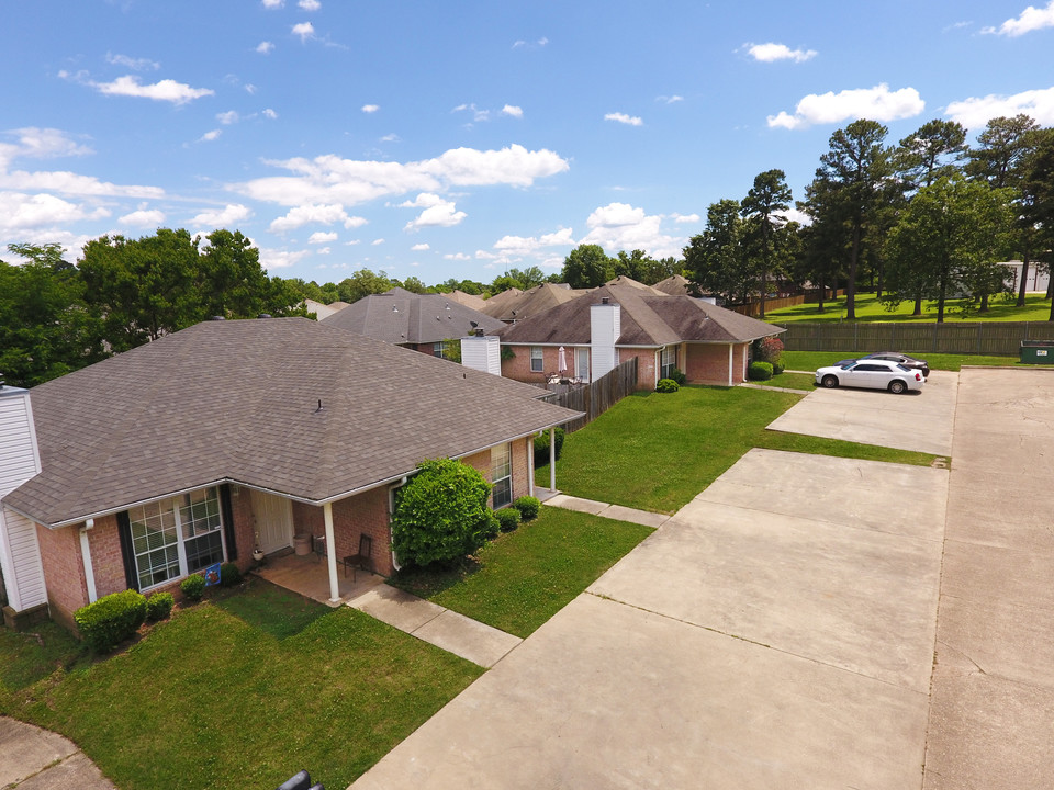 402 Cheyenne Pl in Texarkana, TX - Building Photo