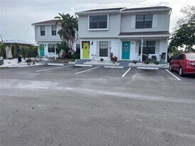 1057 Apollo Beach Blvd in Apollo Beach, FL - Building Photo