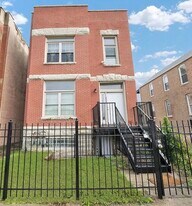 2638 W Adams St in Chicago, IL - Building Photo