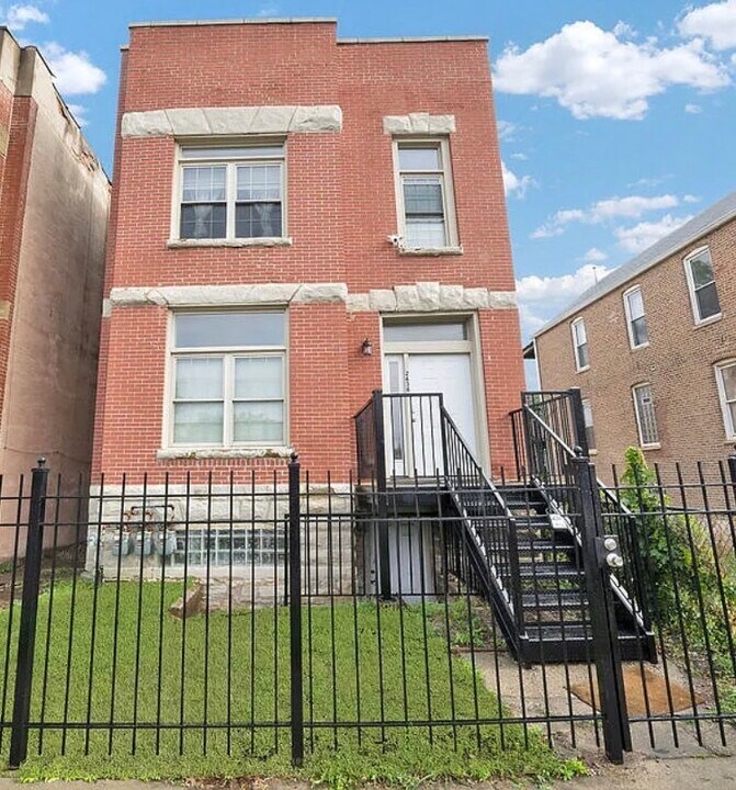 2638 W Adams St in Chicago, IL - Building Photo