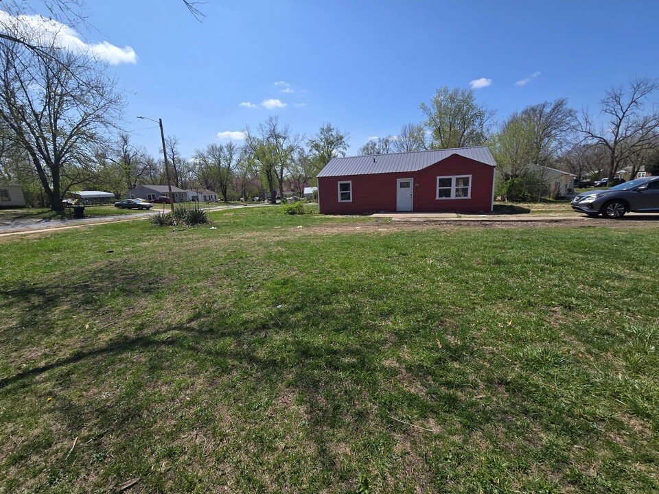 425 SE 35th Terrace in Topeka, KS - Building Photo