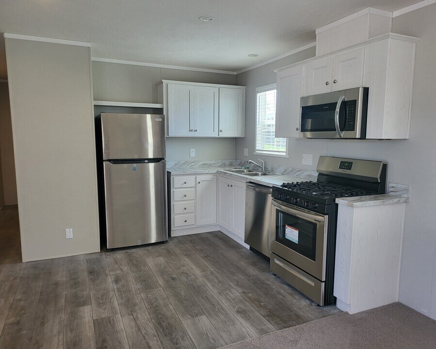 2323 Dogwood St in Liberty, MO - Building Photo