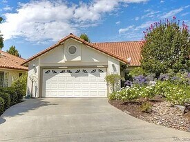 1089 Ridge Heights Dr in Fallbrook, CA - Building Photo