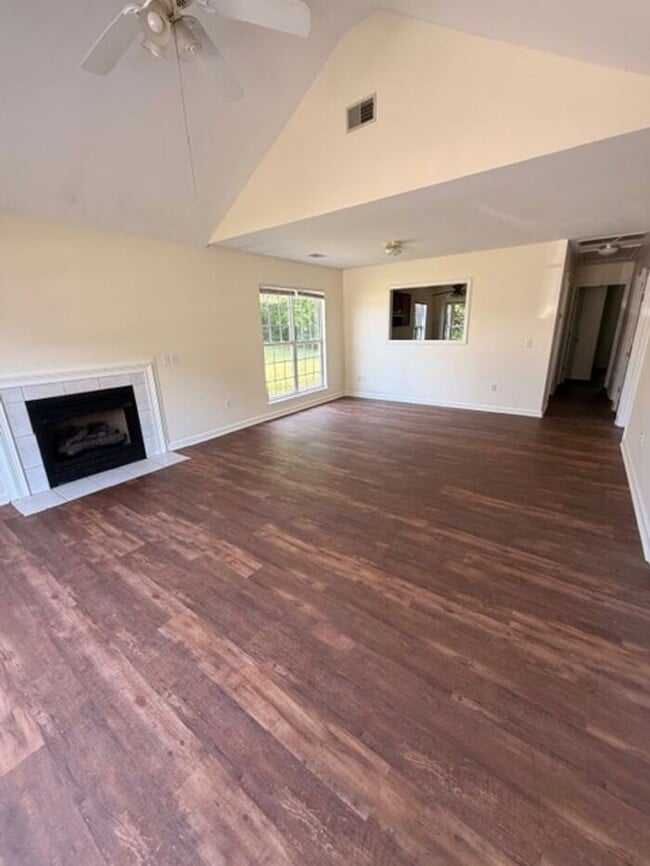 203 Ashley Ln in Laurens, SC - Building Photo - Building Photo