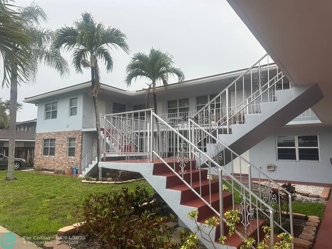 property at 2725 Middle River Dr