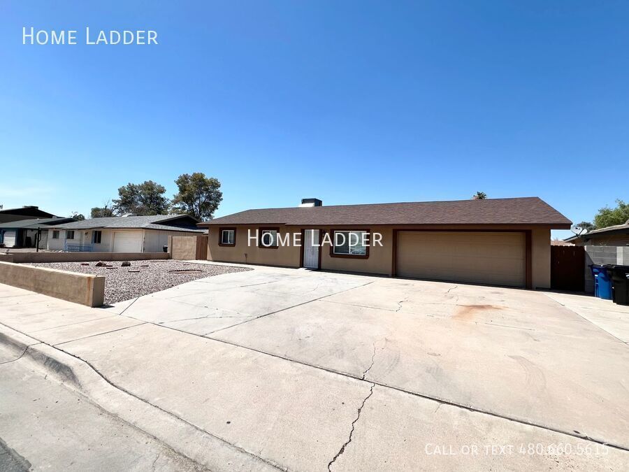 114 W Rawhide Ave in Gilbert, AZ - Building Photo
