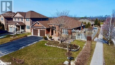 46 Jewel House Ln in Barrie, ON - Building Photo - Building Photo