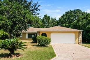 5286 Enfield Ave in Spring Hill, FL - Building Photo