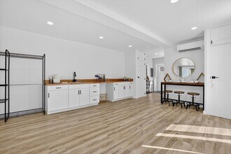 8778 Waterfront Terrace in Jacksonville, FL - Foto de edificio - Building Photo