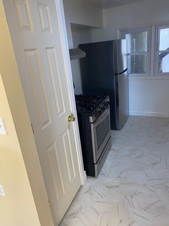 9 High St in Johnson City, NY - Building Photo