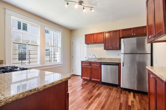 3132 Robert St in New Orleans, LA - Building Photo - Building Photo