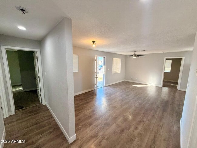 2002 E St Anne Ave in Phoenix, AZ - Building Photo - Building Photo