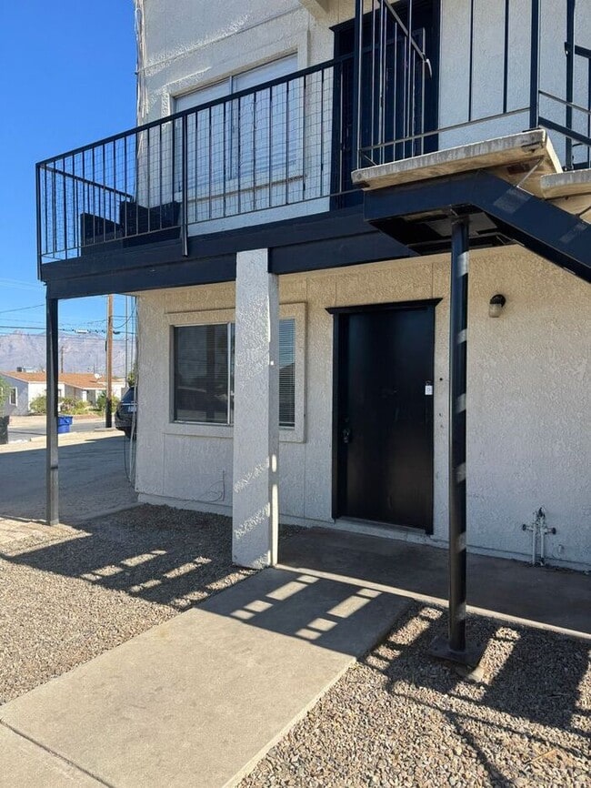 property at 217 W Jacinto St