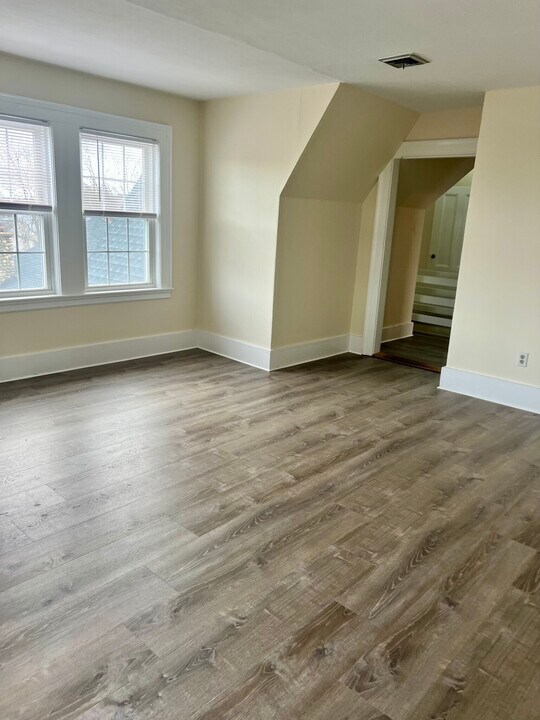 31 Warren Ave, Unit 3-J in Woburn, MA - Building Photo