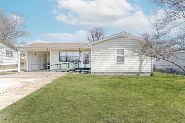 property at 1005 N 12th St