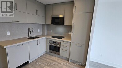 38 Andre de Grasse St in Markham, ON - Building Photo - Building Photo