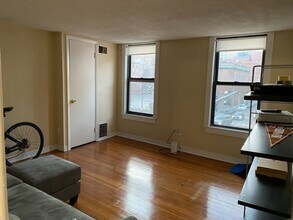 288 Cambridge St, Unit 4 in Boston, MA - Building Photo - Building Photo