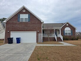 104 Londonberry Ln in Jacksonville, NC - Building Photo