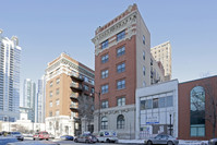 Trevi Square in Chicago, IL - Building Photo - Building Photo