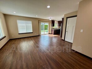 1729 Kok Rd in Lynden, WA - Building Photo - Building Photo