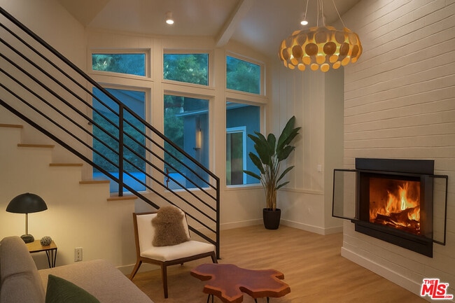 2701 Jalmia Dr in West Hollywood, CA - Building Photo - Building Photo