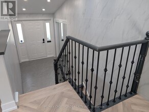10 Tangmere Rd in Toronto, ON - Building Photo - Building Photo
