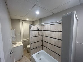 802 N 8th St, Unit Unit #2 in Allentown, PA - Building Photo - Building Photo