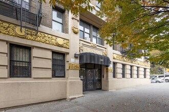 3681 Broadway in New York, NY - Foto de edificio - Building Photo