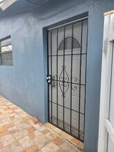 4941 NW 12th Ct in Lauderhill, FL - Foto de edificio - Building Photo