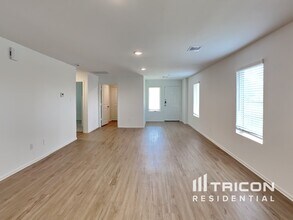3009 Twisted Myrtle Dr in Conroe, TX - Building Photo - Building Photo
