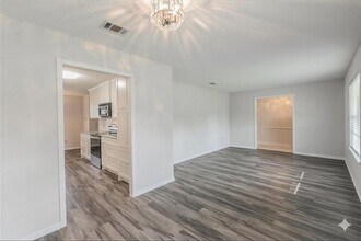 6248 Trail Lake Dr in Fort Worth, TX - Foto de edificio - Building Photo