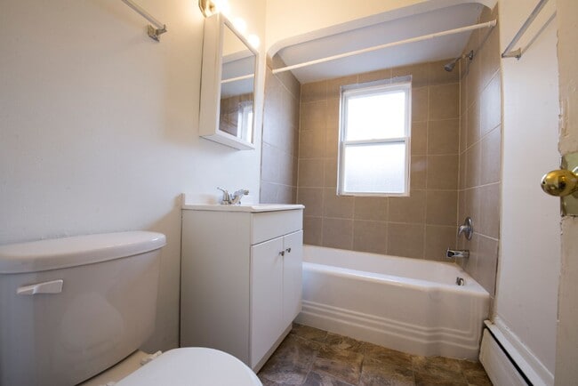 5018 W Jackson Blvd Chicago, IL 60644 in Chicago, IL - Foto de edificio - Building Photo