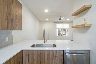 7805 Cooper Ln in Austin, TX - Building Photo - Building Photo