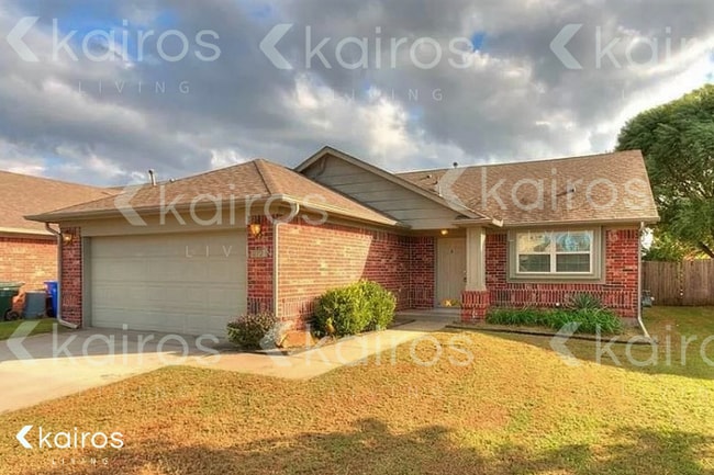 property at 2720 Edgemere Dr