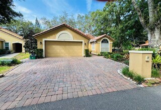 1001 E Pebble Beach Cir in Winter Springs, FL - Building Photo - Building Photo