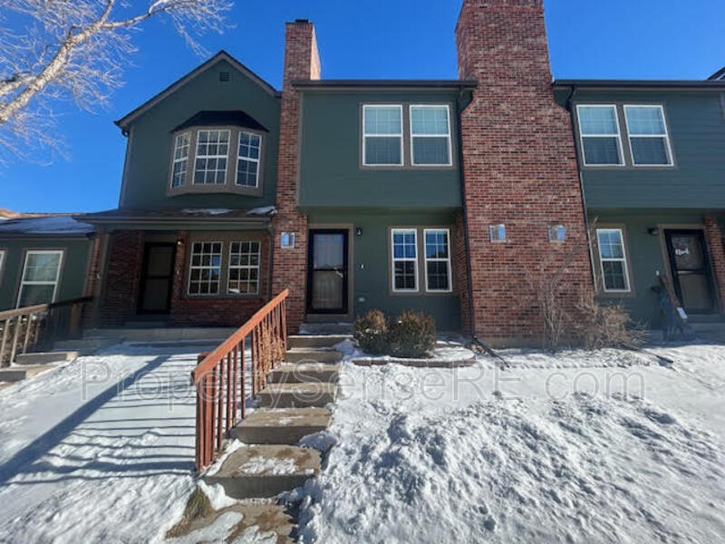 17326 E Rice Cir in Aurora, CO - Building Photo