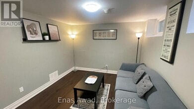 65 Holcolm Rd in Toronto, ON - Building Photo - Building Photo