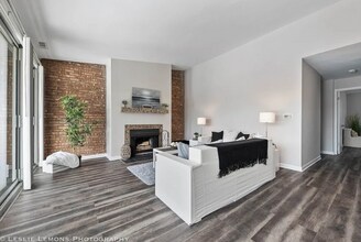 6018 ELake Dr, Unit Unit 3D in Lisle, IL - Building Photo - Building Photo