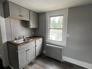 4509 Ritchie Hwy, Unit B in Baltimore, MD - Foto de edificio - Building Photo