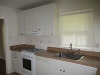 1270 Lawndale Ct photo'