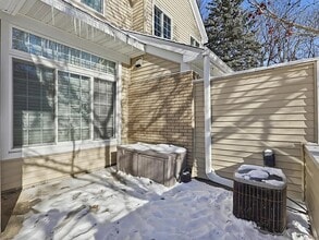 18071 Settlers Way in Eden Prairie, MN - Building Photo - Building Photo