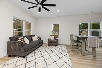 1025 Frye St in Waynesboro, VA - Foto de edificio - Building Photo