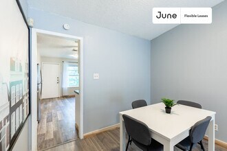 5402 Brompton Cir in Austin, TX - Building Photo - Building Photo