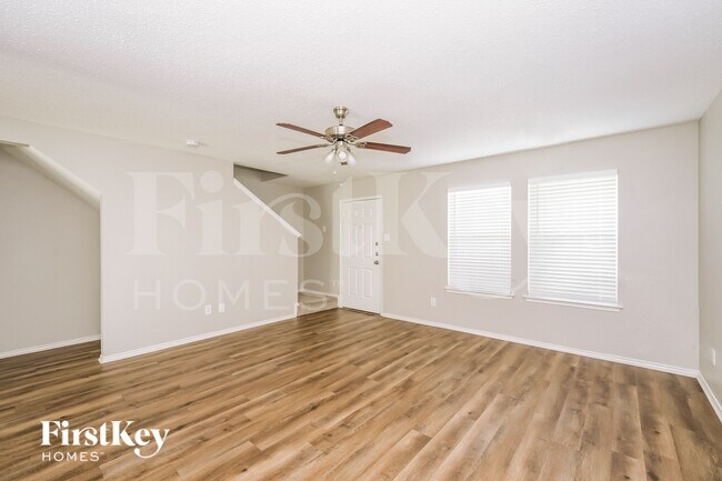 2553 Big Spring Dr in Fort Worth, TX - Foto de edificio - Building Photo