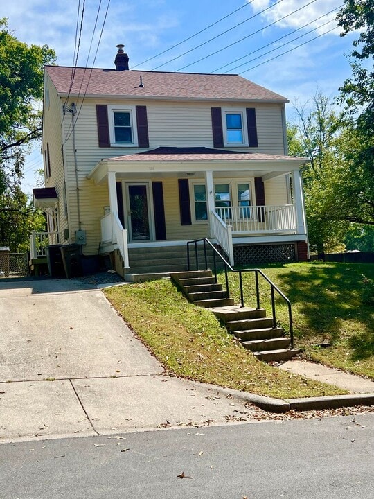 201 Highland Ave in Rockville, MD - Building Photo
