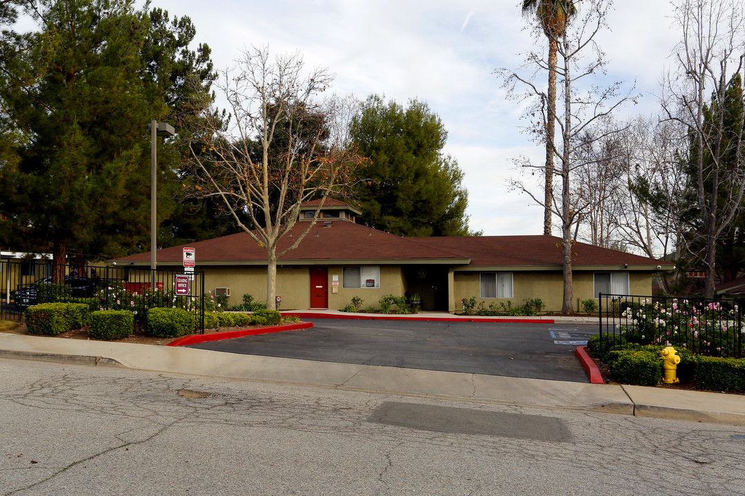 Parkside Apartments in Lake Elsinore, CA - Building Photo