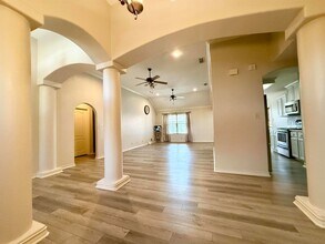 2206 Calle Chiquita Ct in Laredo, TX - Building Photo - Building Photo