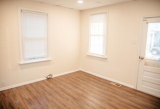 5972 Pine St in East Petersburg, PA - Building Photo - Building Photo