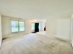 413 Pocono Ct in Arden, NC - Building Photo - Building Photo