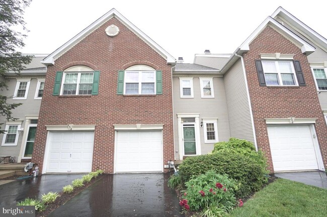 property at 250 Lookout Pl